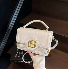 Trendsetter crossbody