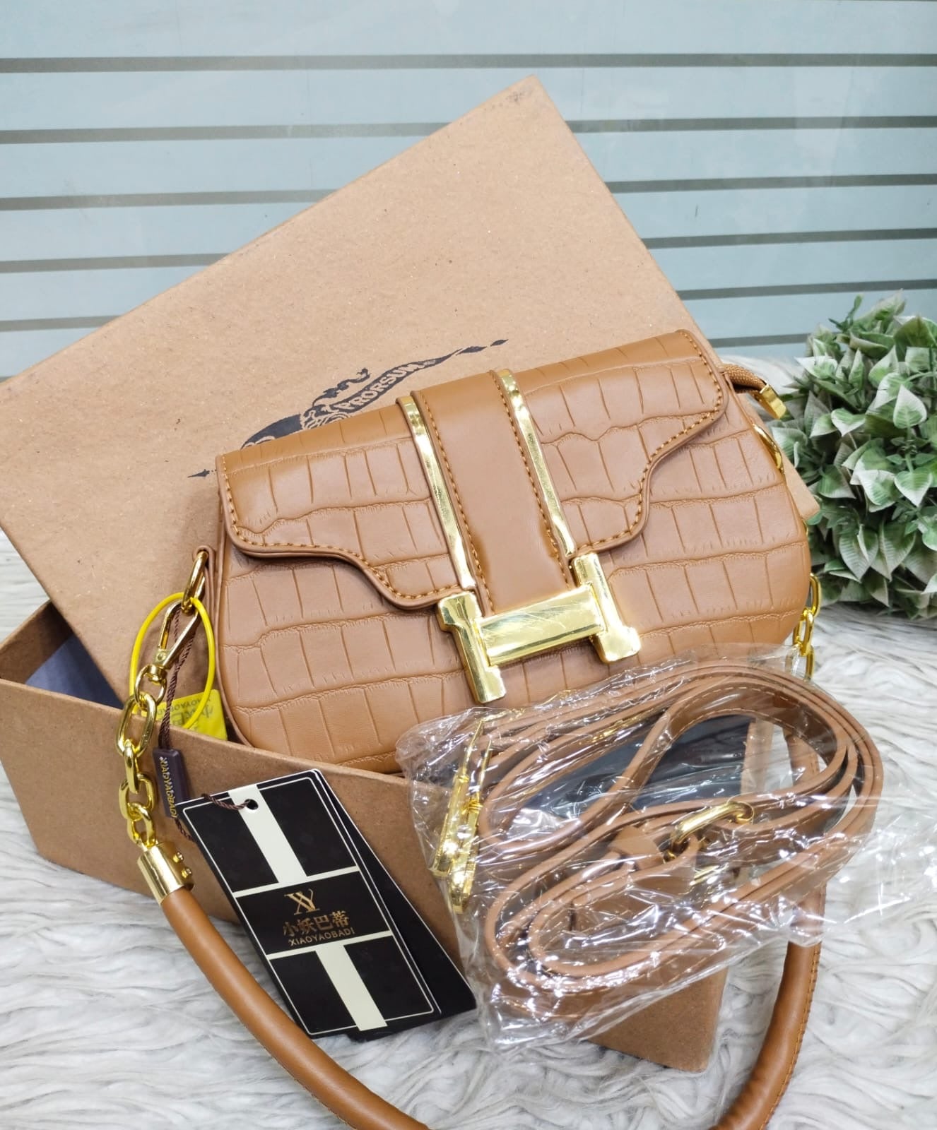 MODELLA CROSSBODY