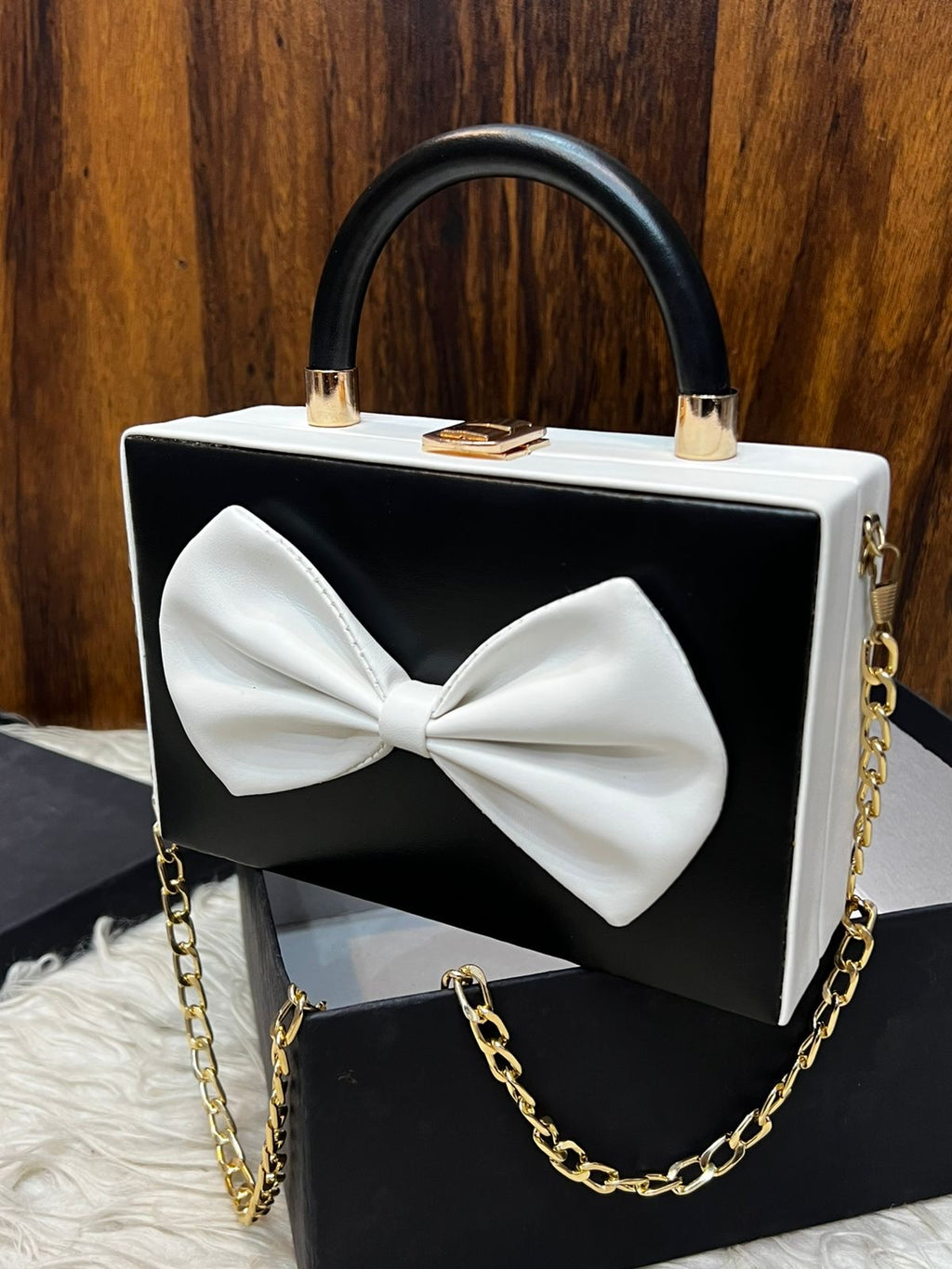 Bow Crossbody