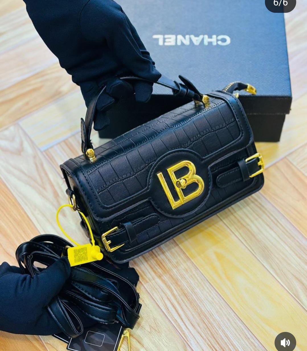 Trendsetter crossbody