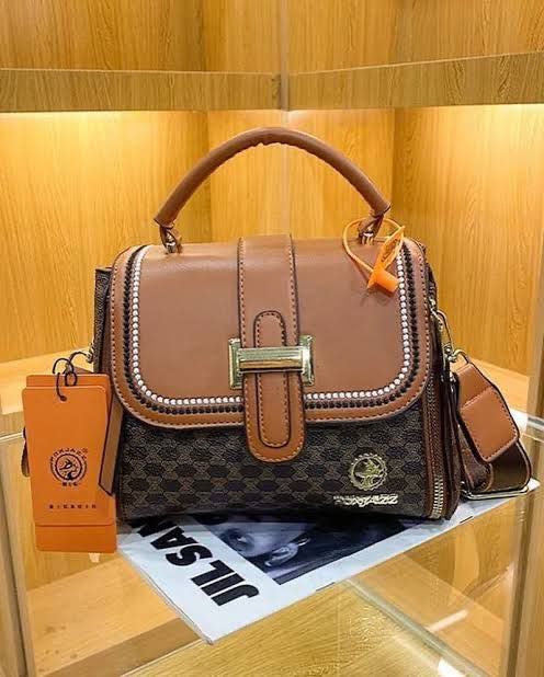 Elegant crossbody bag