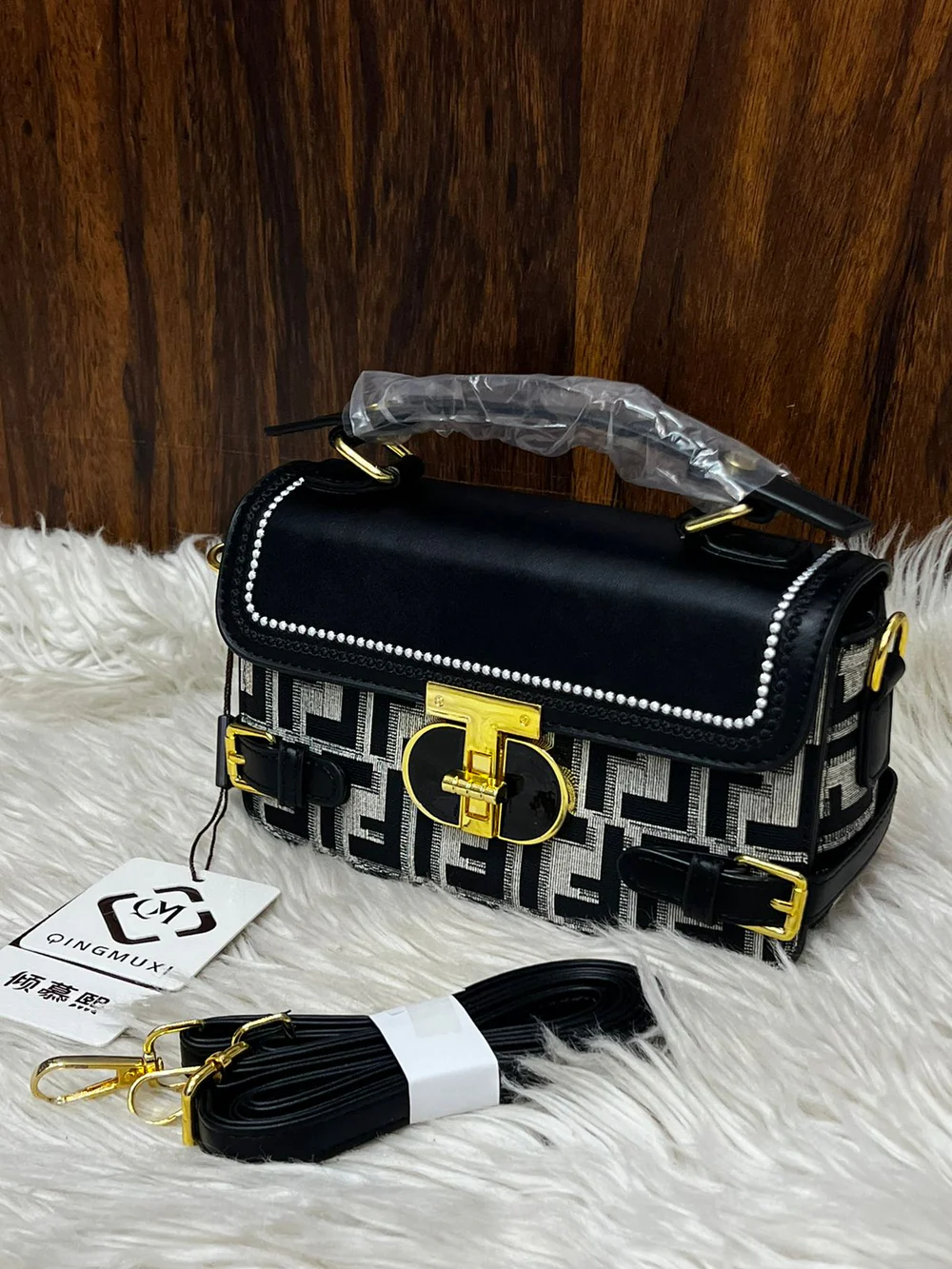 Lavish Crossbody