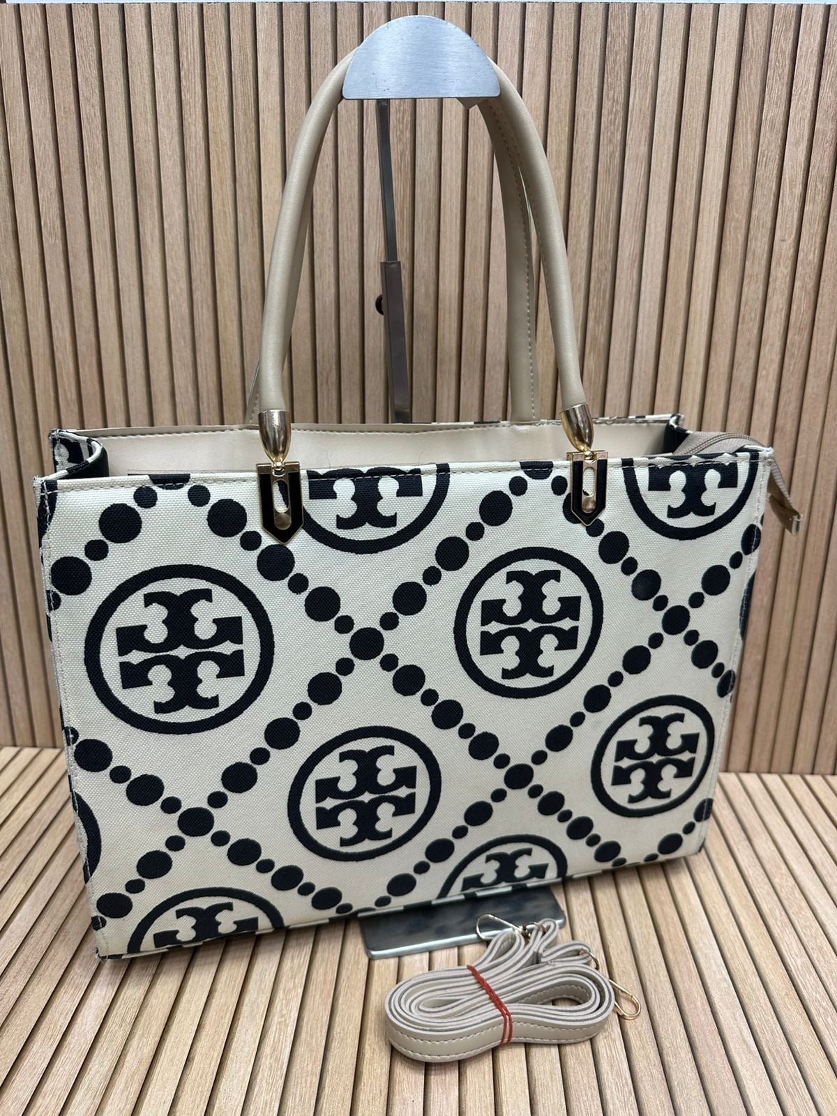 Tory totes