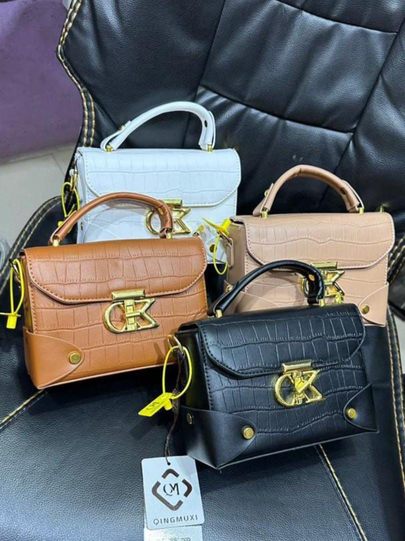 Aura Crossbody
