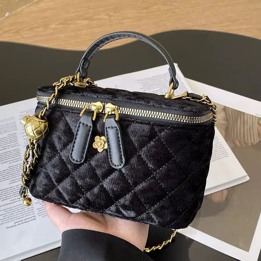 The Velvet Chic