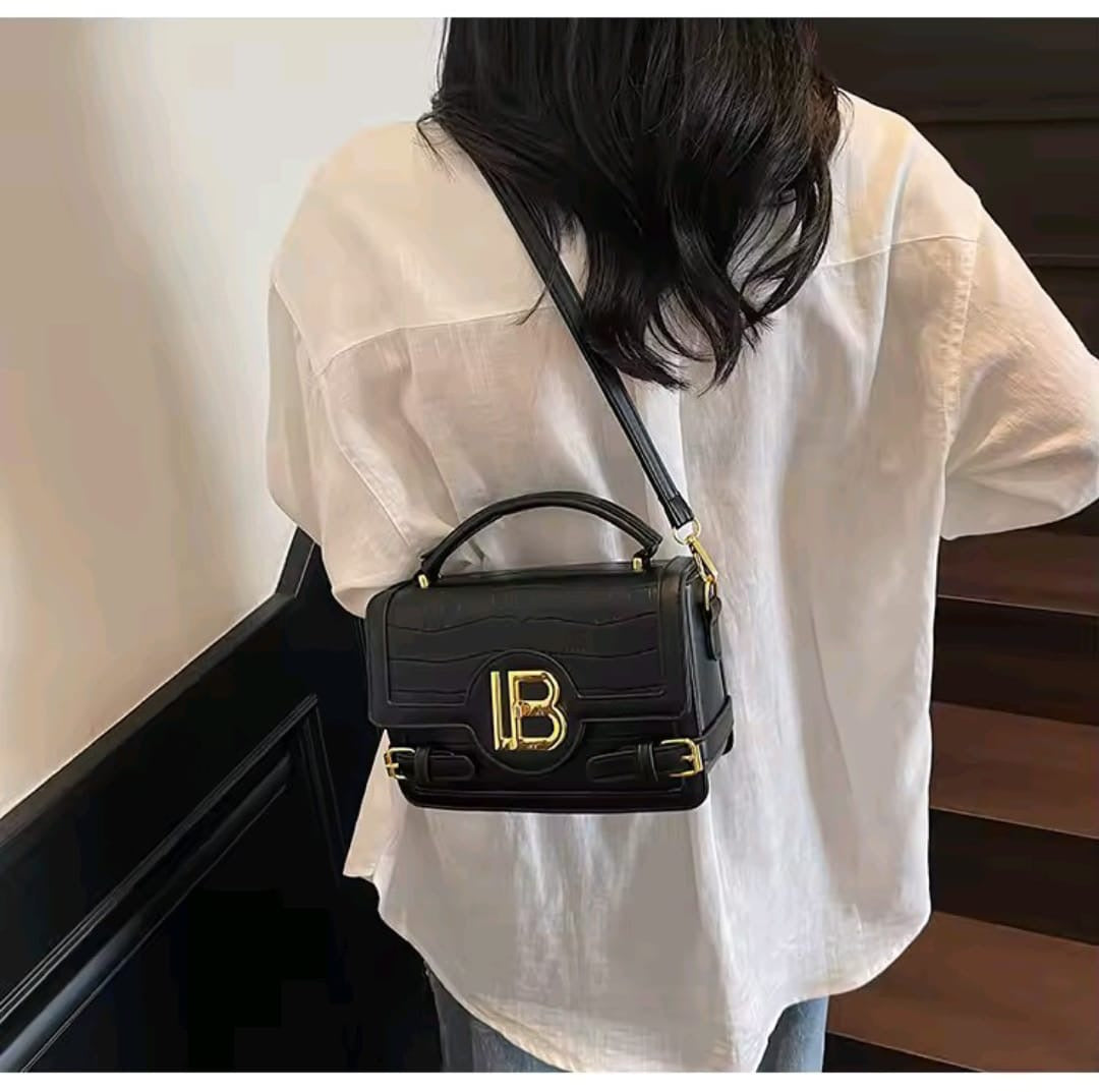 Trendsetter crossbody