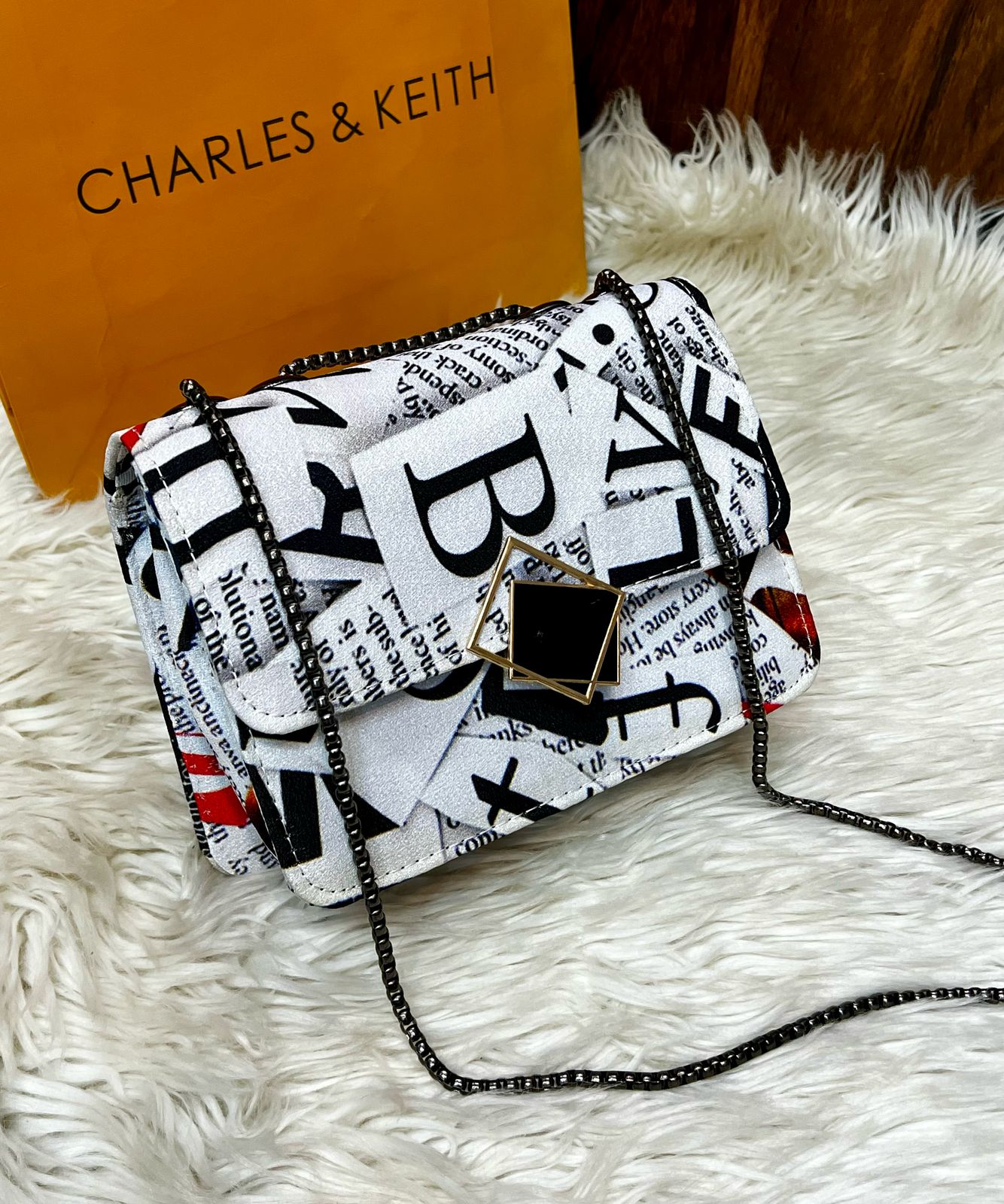 Virelle Crossbody