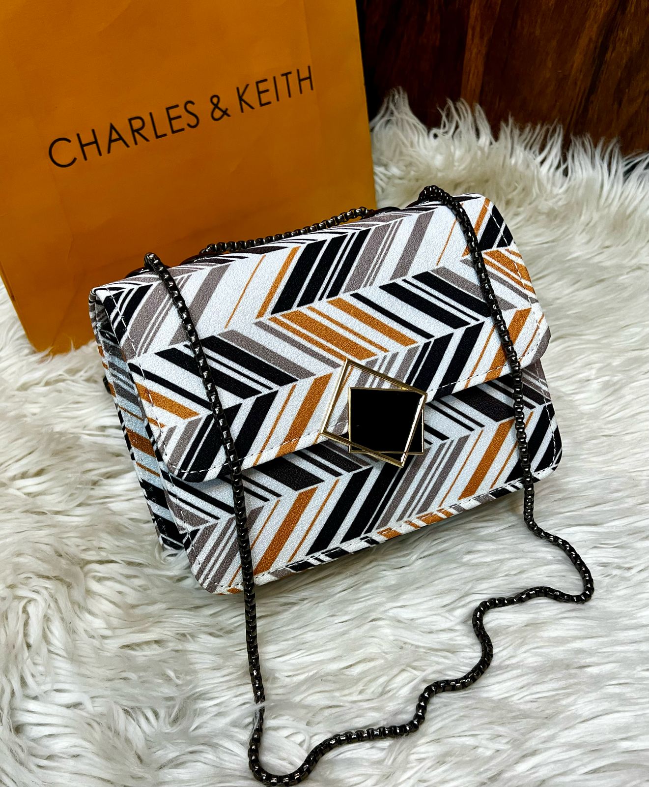 Virelle Crossbody