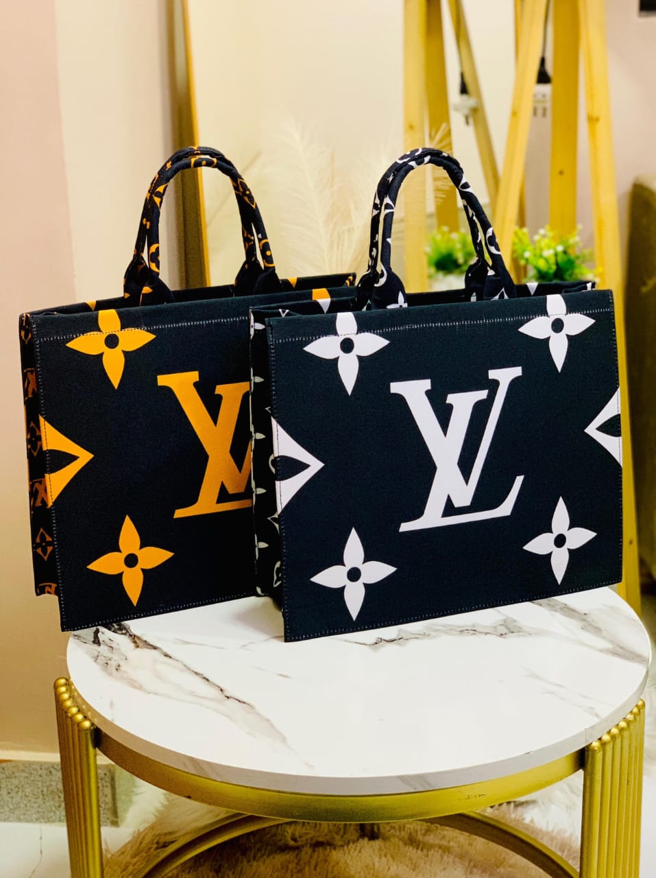 LV TOTEBAGS
