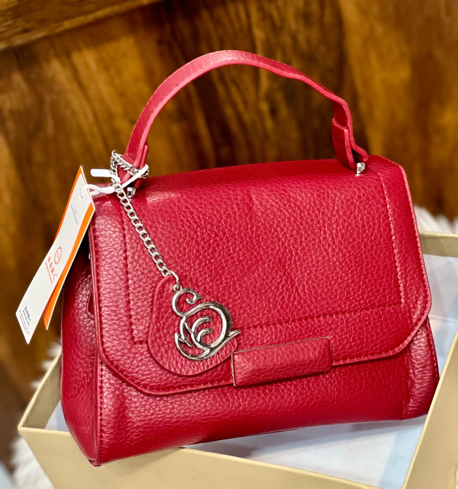 Flappy hand bag