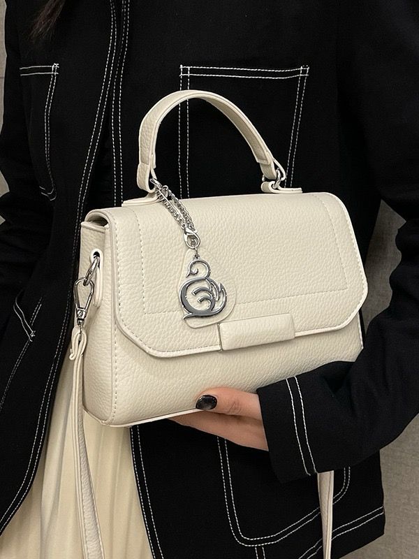 Flappy hand bag