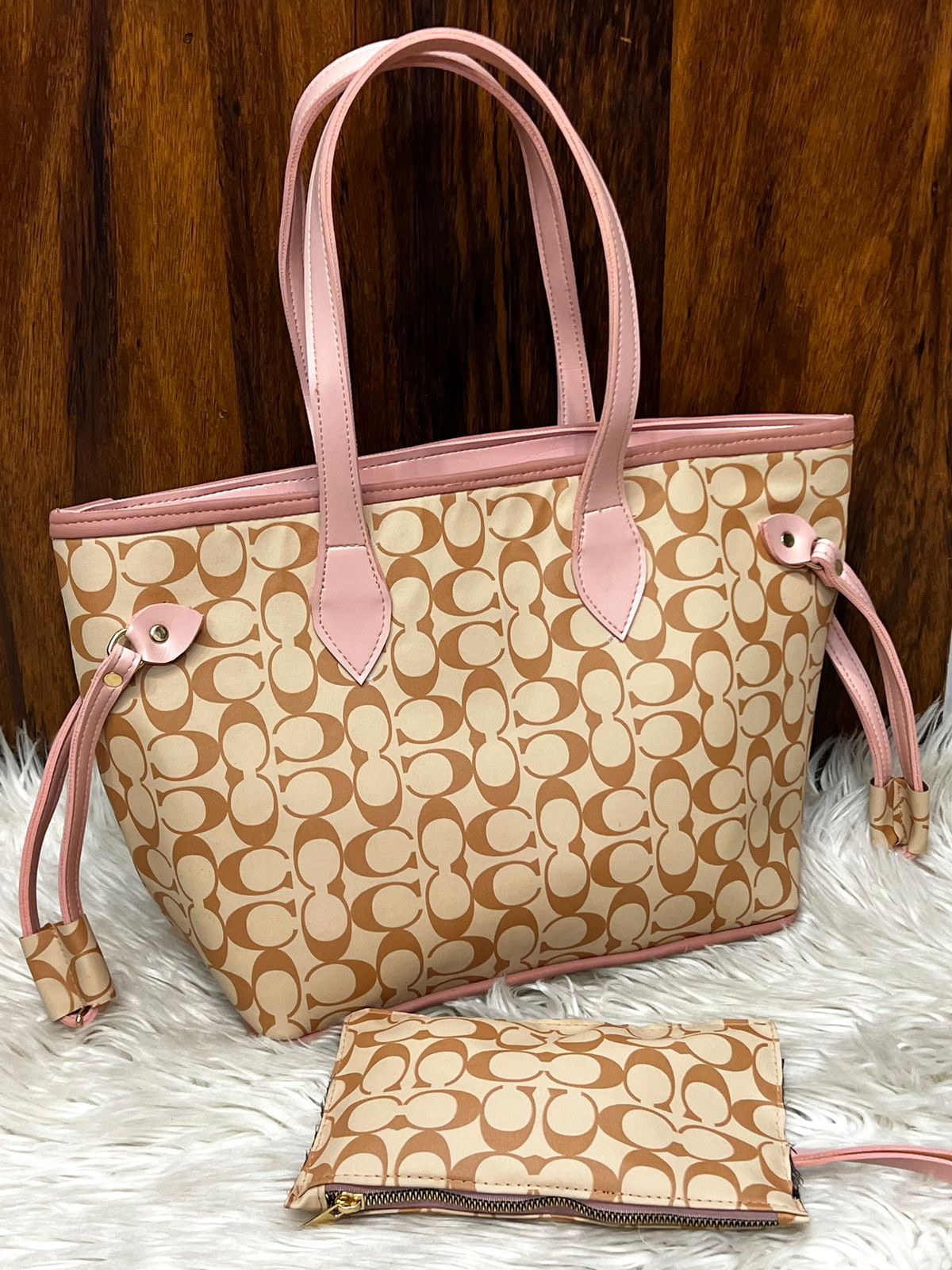 Chic Tote+