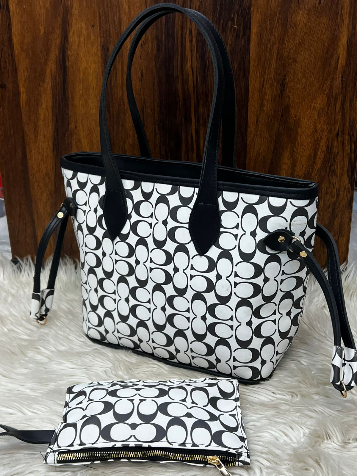 Chic Tote+