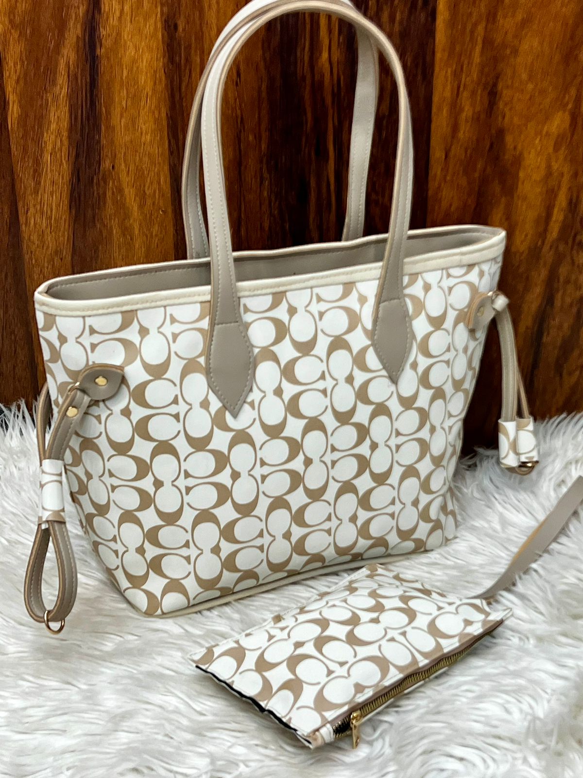 Chic Tote+