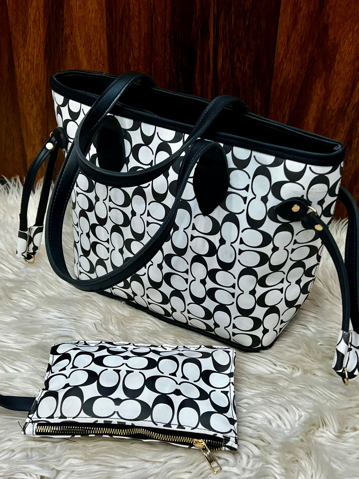 Chic Tote+